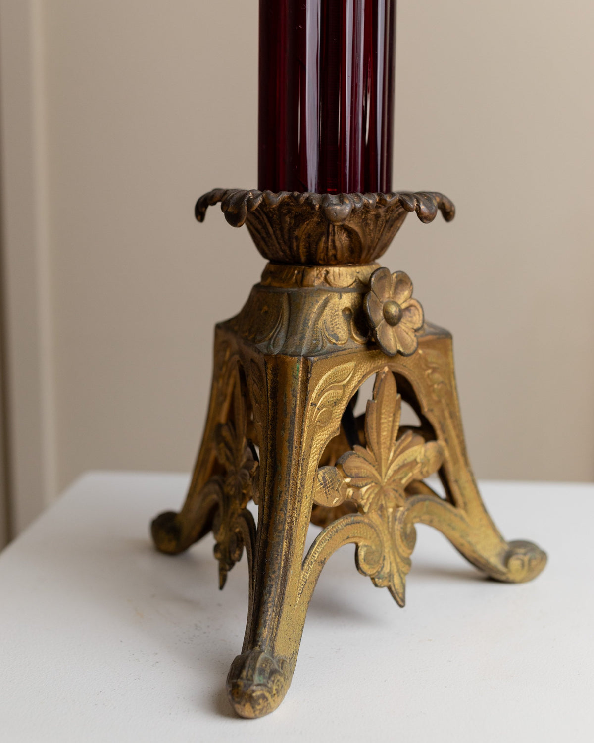 Vintage Tischlampe Messing dunkelrot Glas Empire Design USA 1910