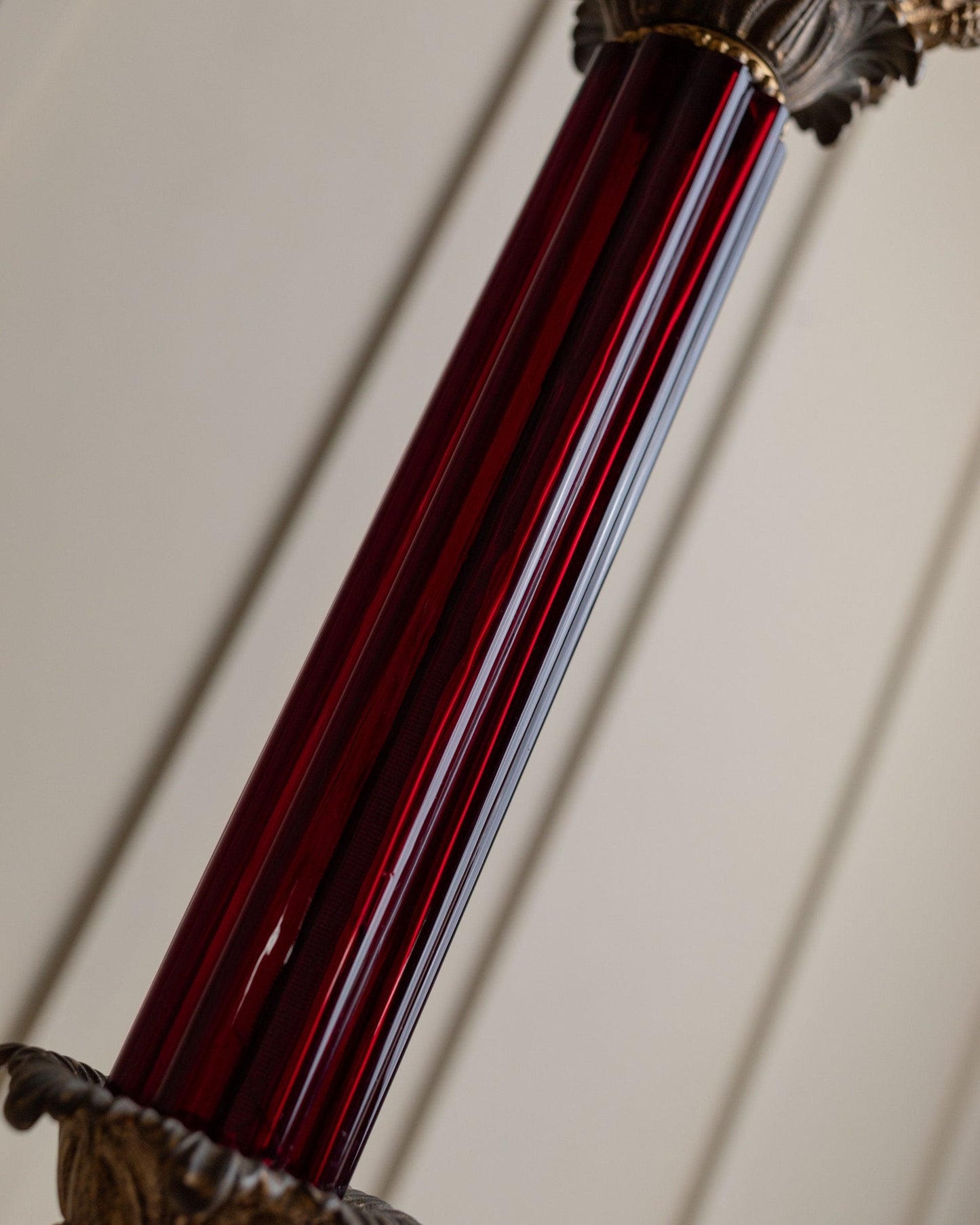 Vintage Tischlampe Messing dunkelrot Glas Empire Design USA 1910