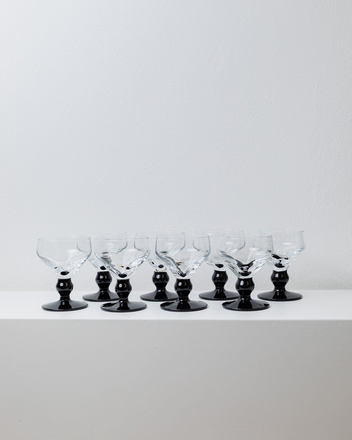 Vintage drinking glass Memphis Black, clear glass set of 8