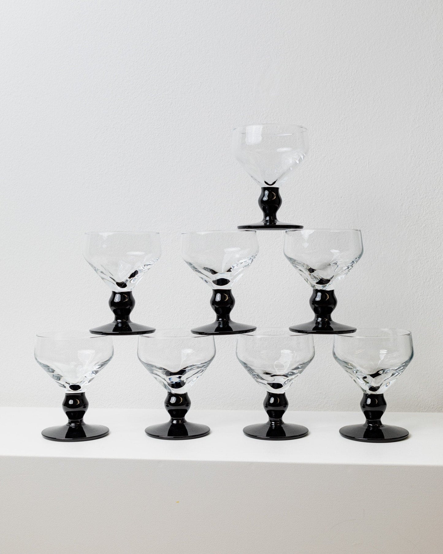 Vintage drinking glass Memphis Black, clear glass set of 8