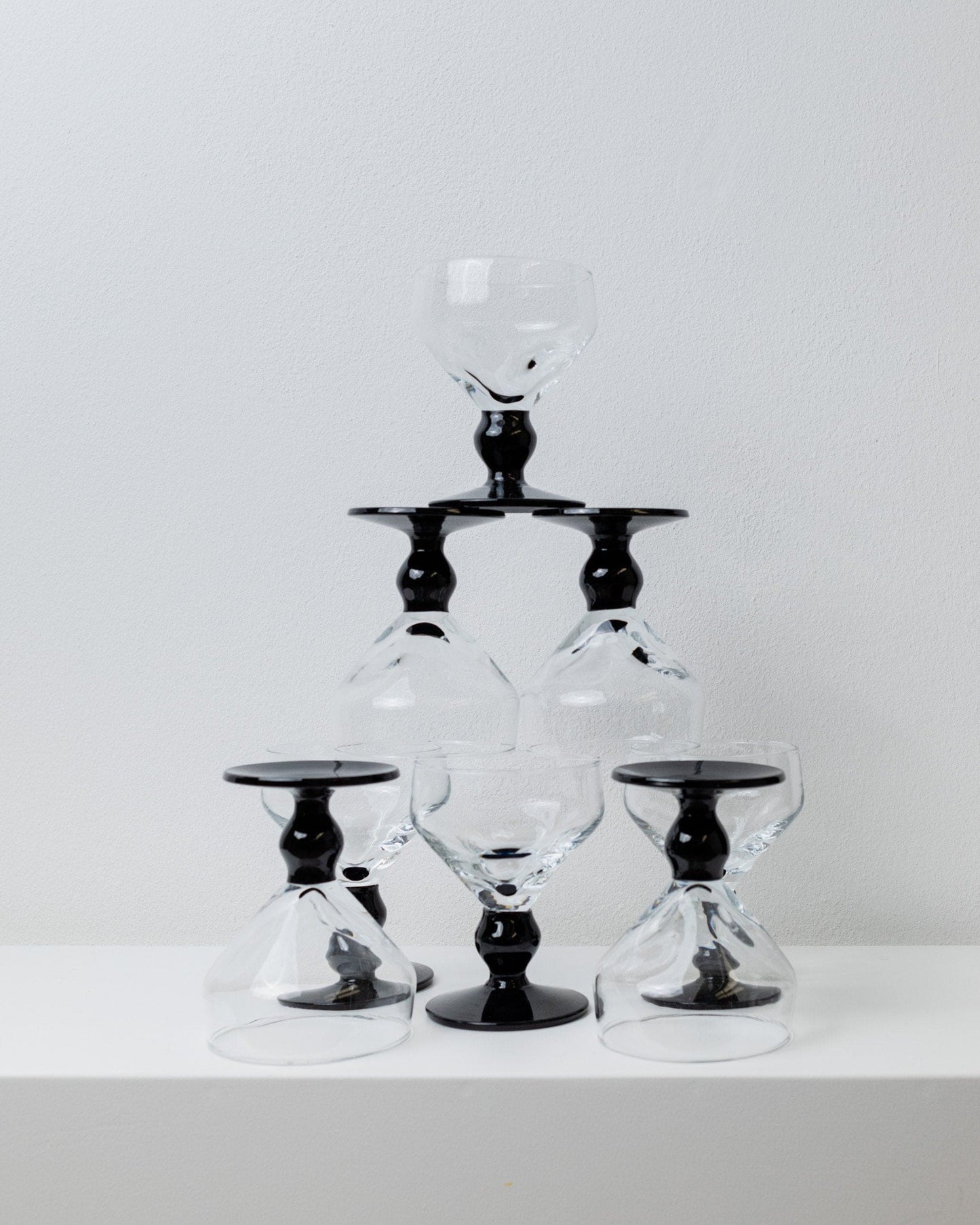 Vintage drinking glass Memphis Black, clear glass set of 8