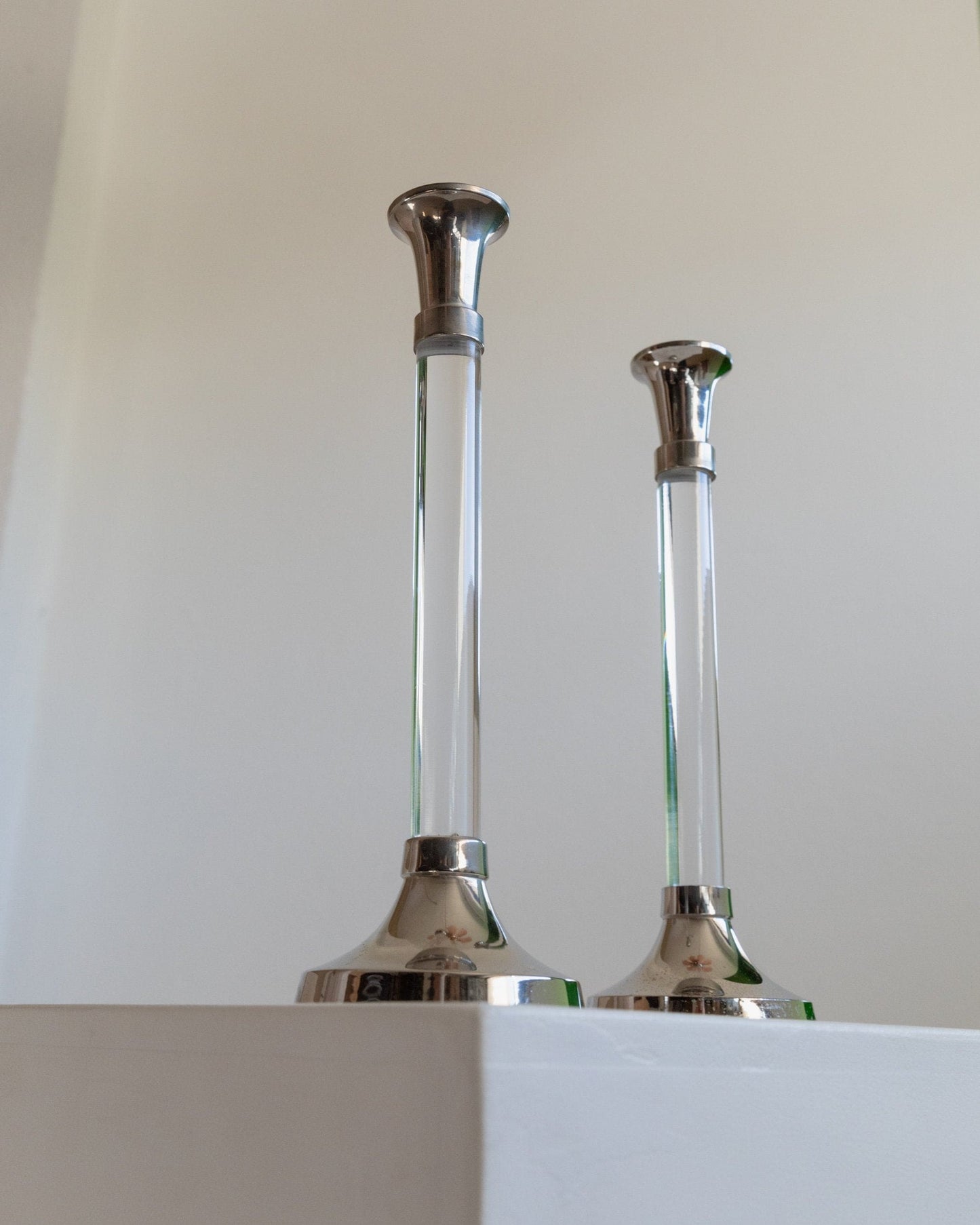 Vintage Kerzenhalter Acrylglas und verchromtes Metall klassisches Design Italien 1970er