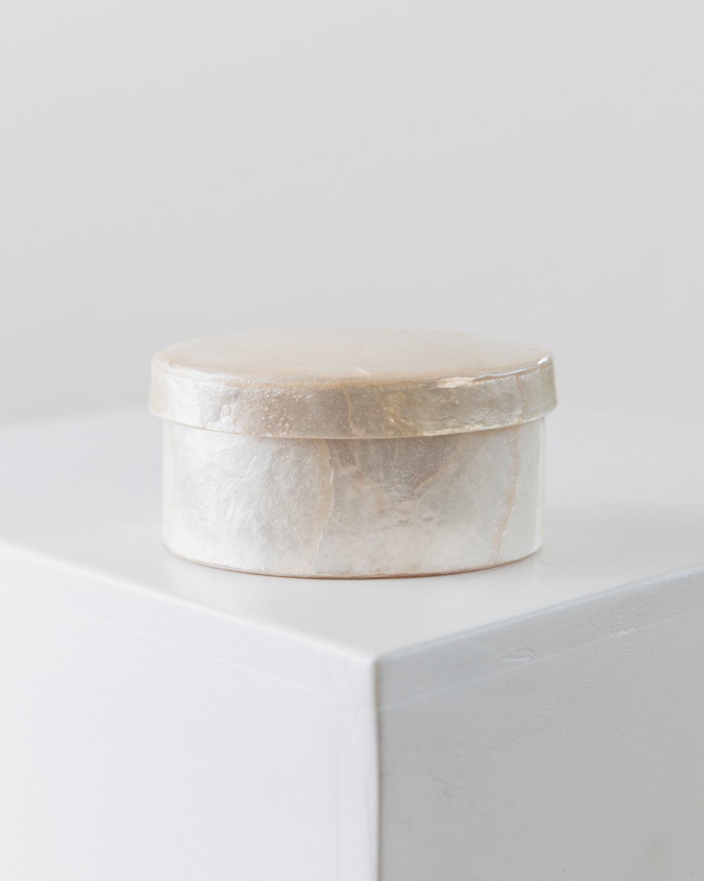 Boîte en nacre vintage Italie années 50, décoration de table raffinée 1 sur 4