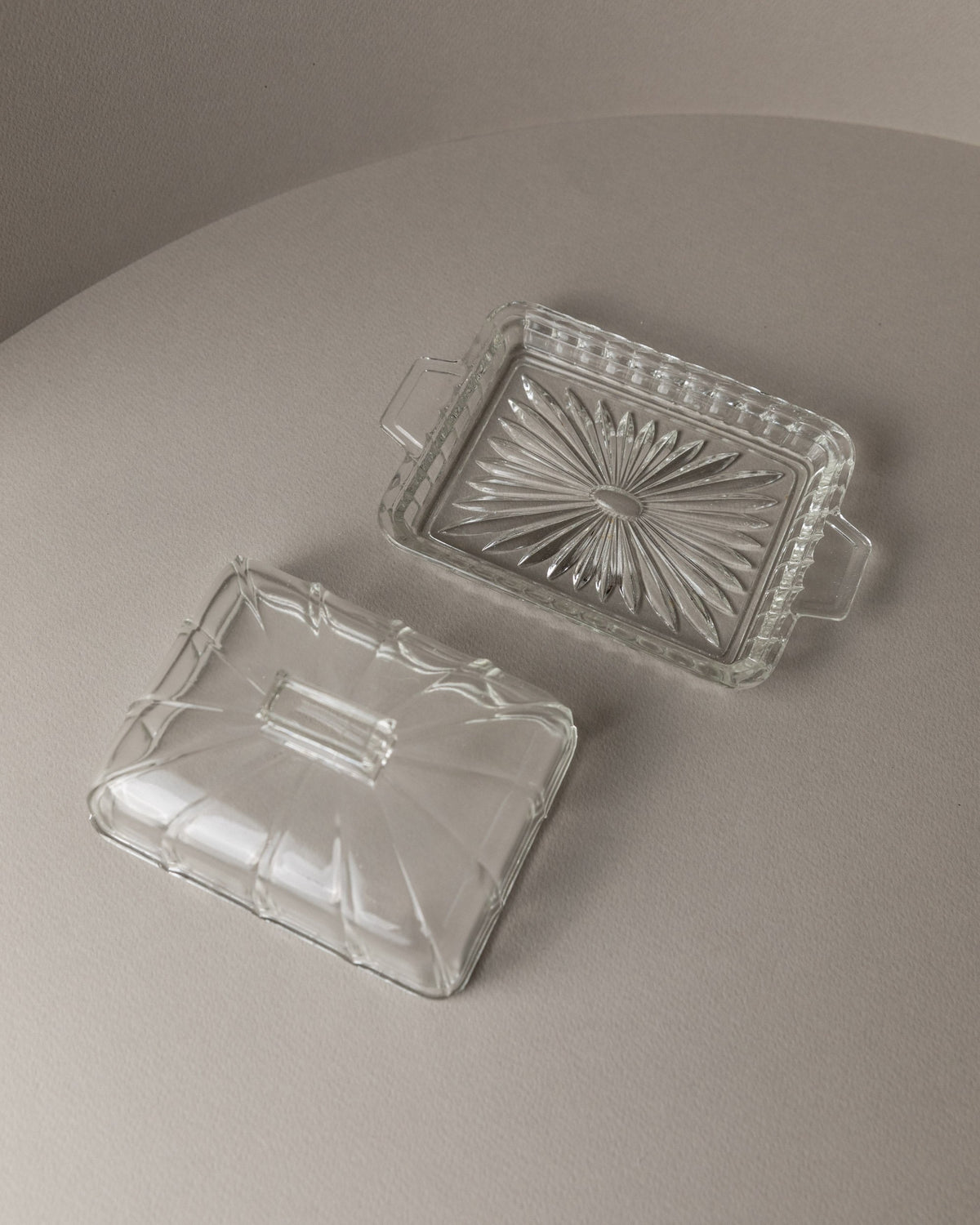 Beurrier vintage en verre transparent Art Déco Italie années 40