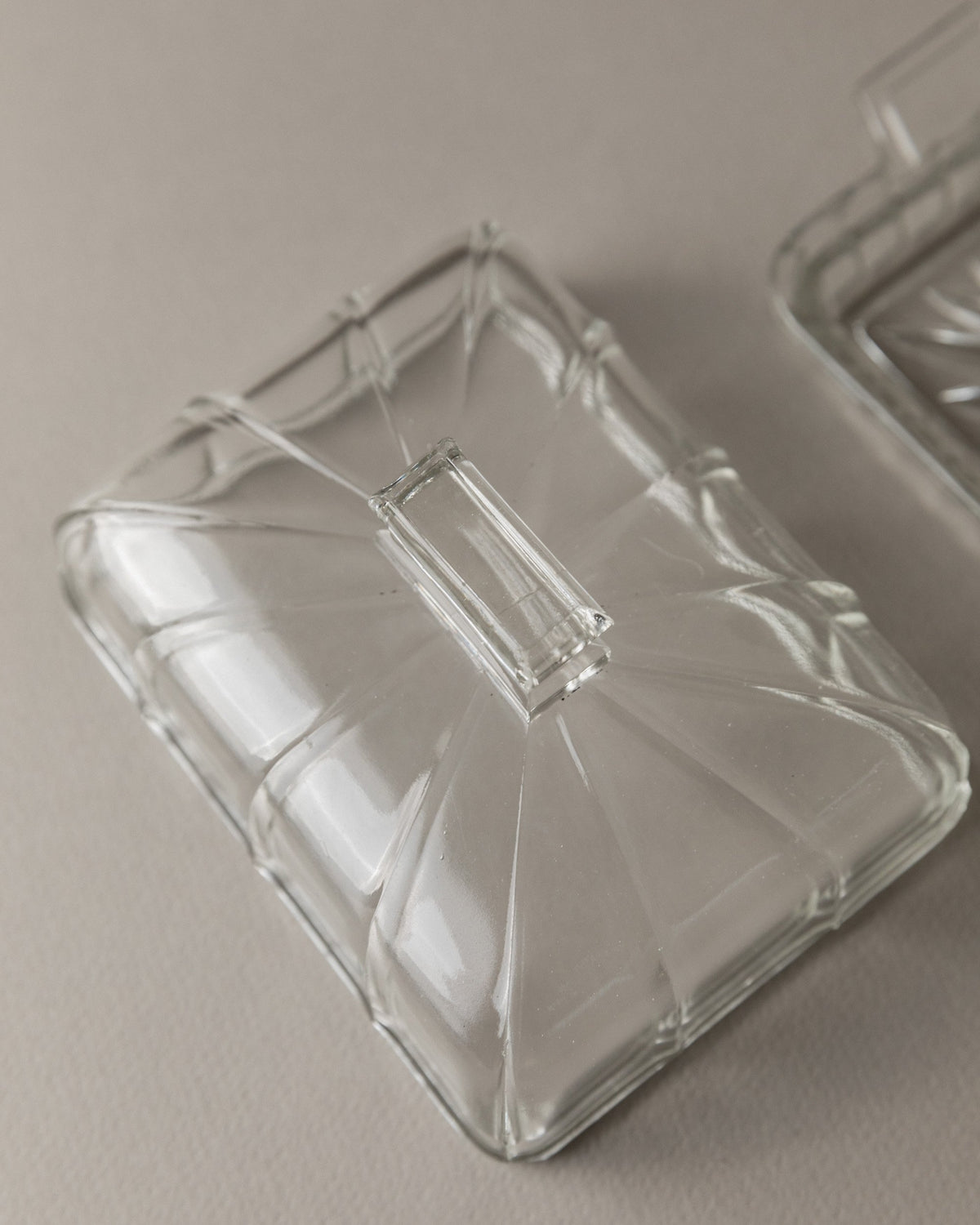 Beurrier vintage en verre transparent Art Déco Italie années 40