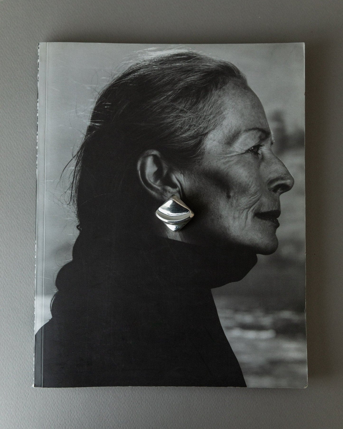 Boucle d'oreille vintage en argent carré design intemporel relief Italie années 1970 rétro