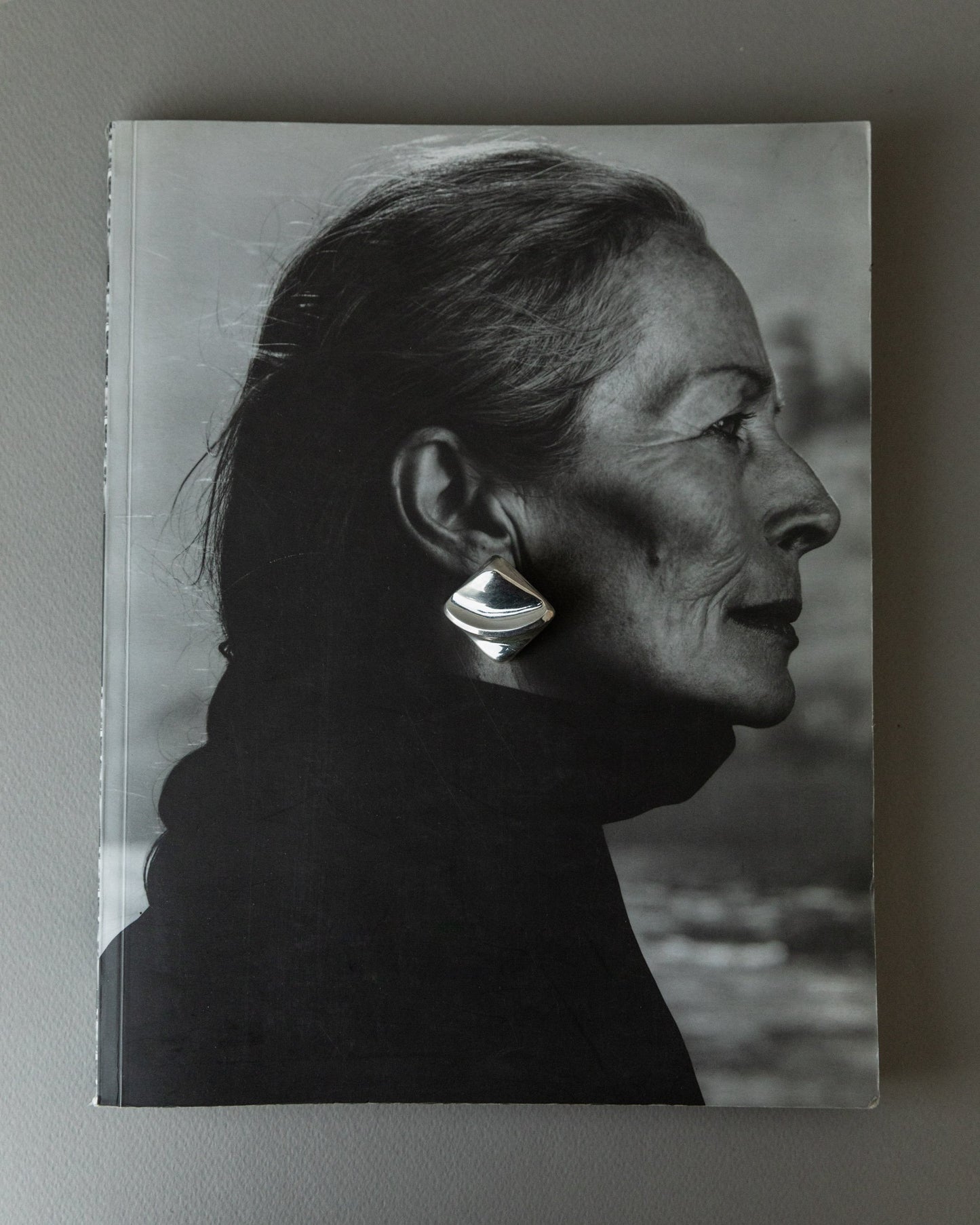 Boucle d'oreille vintage en argent carré design intemporel relief Italie années 1970 rétro