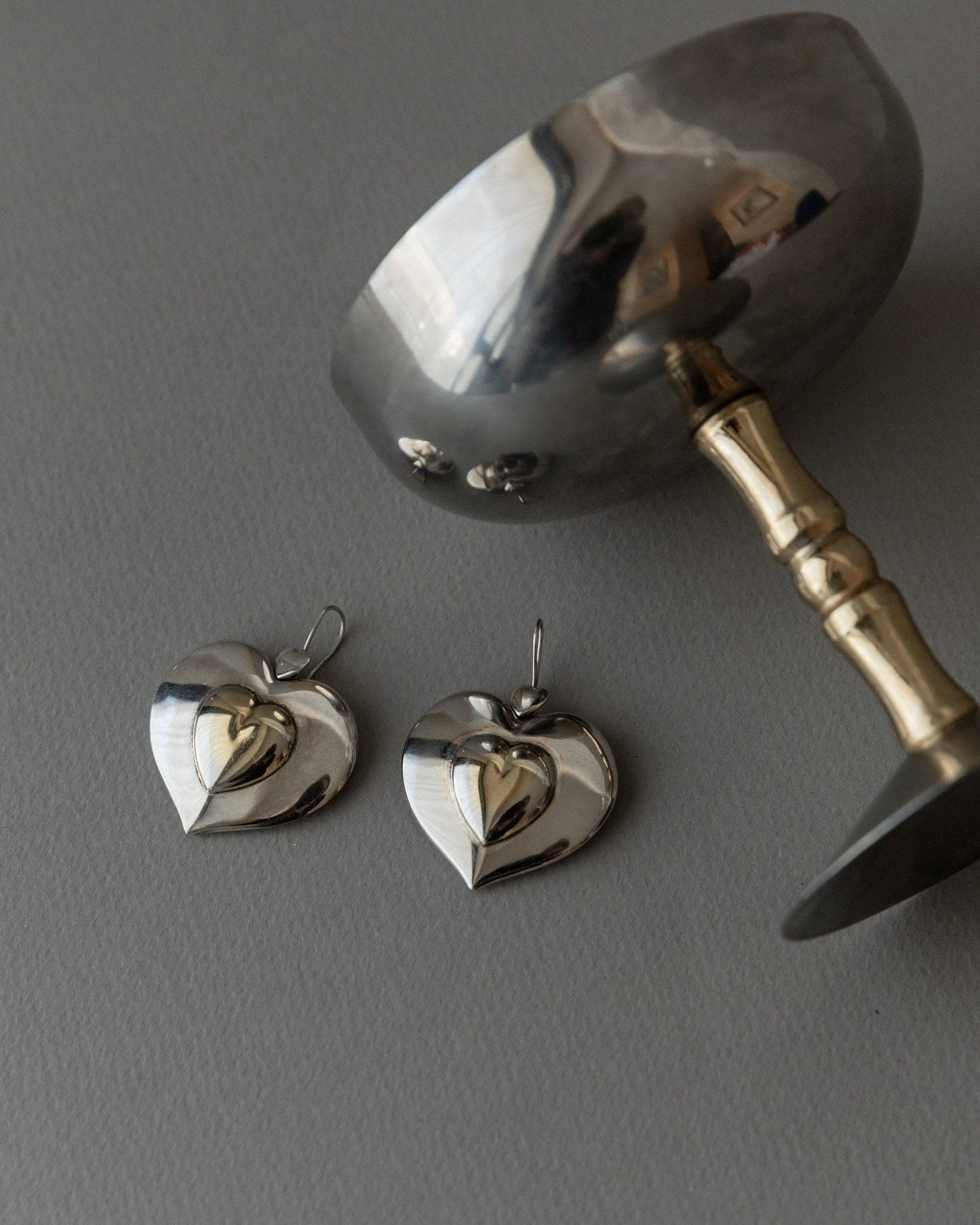 Vintage earring silver plated hearts Italy 1970s light comfortable statement