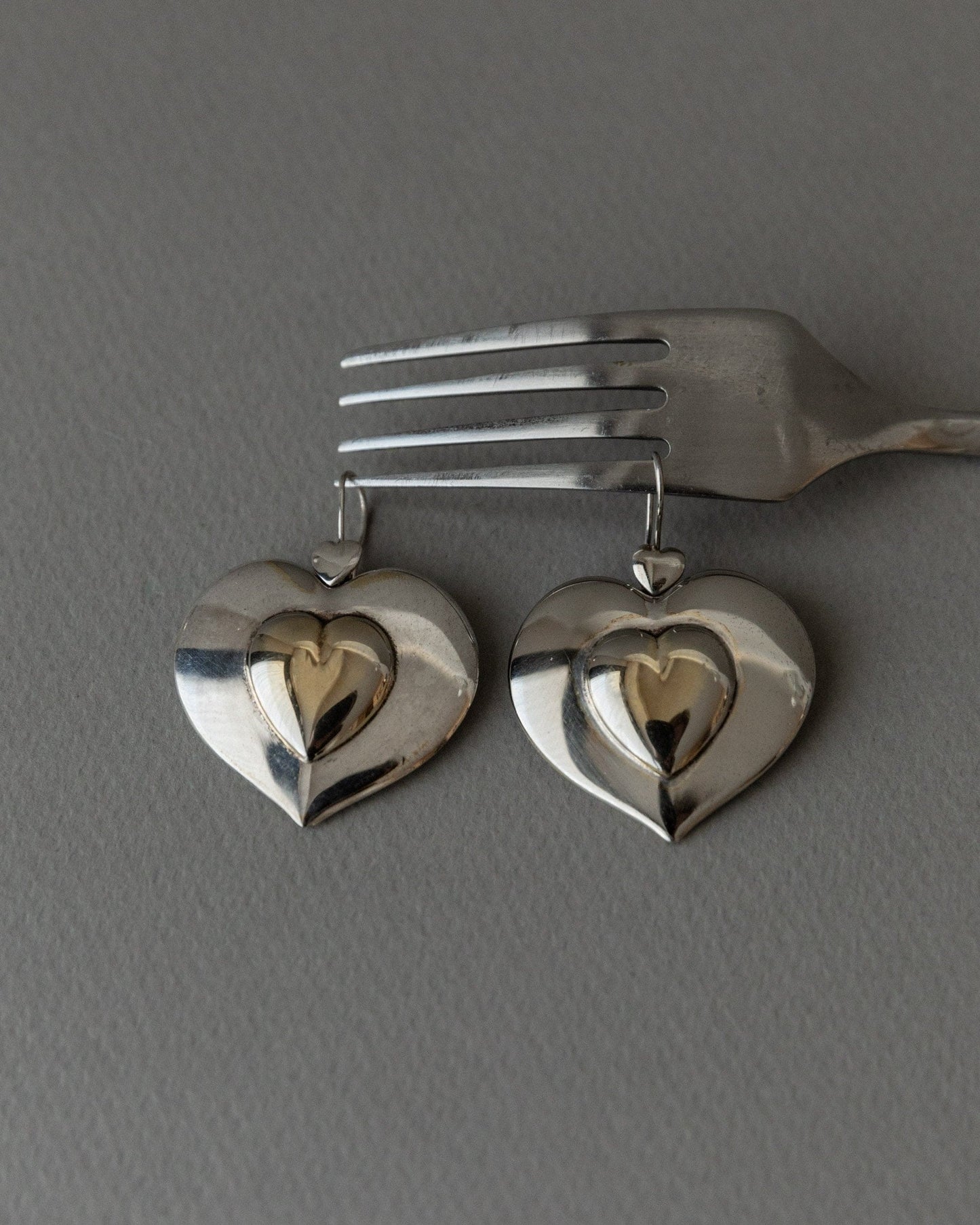 Vintage earring silver plated hearts Italy 1970s light comfortable statement
