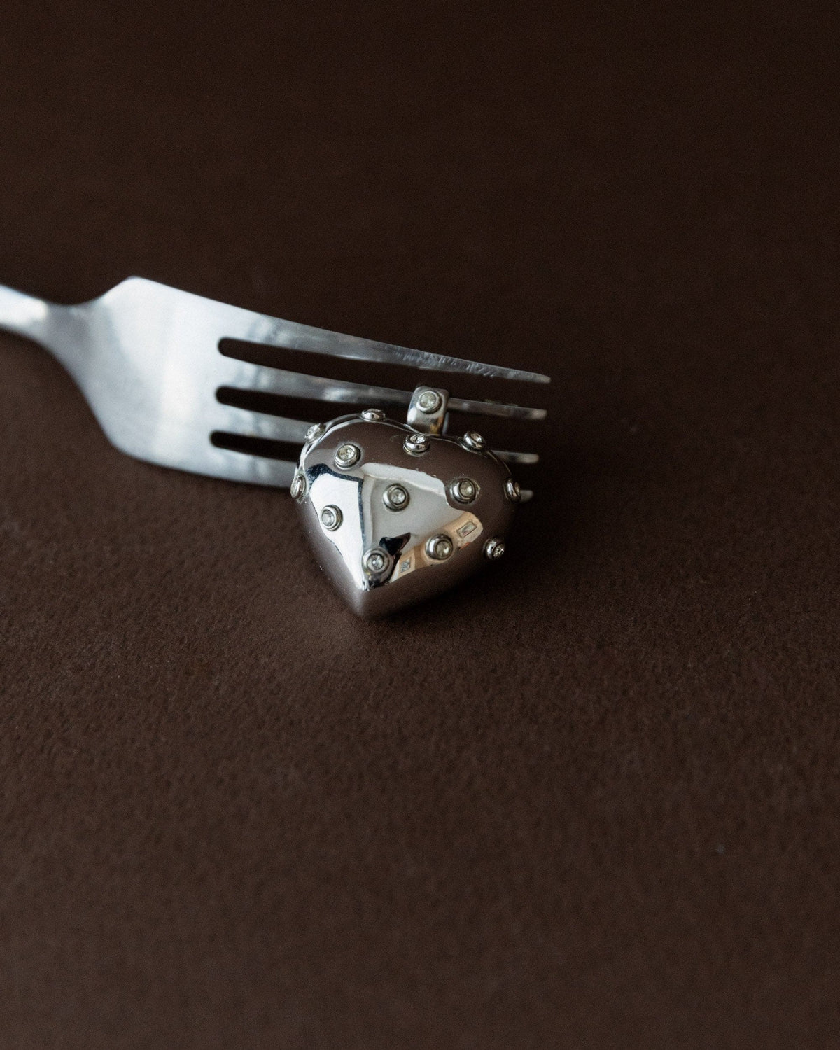 Vintage Anhänger Herz Kunststoff Sterlingsilber mit Edelsteinen Italien 1970er