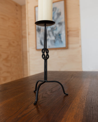 Vintage Kerzenhalter handgeschmiedetes Eisen brutalistischer Stil Knoten Detail 1970er