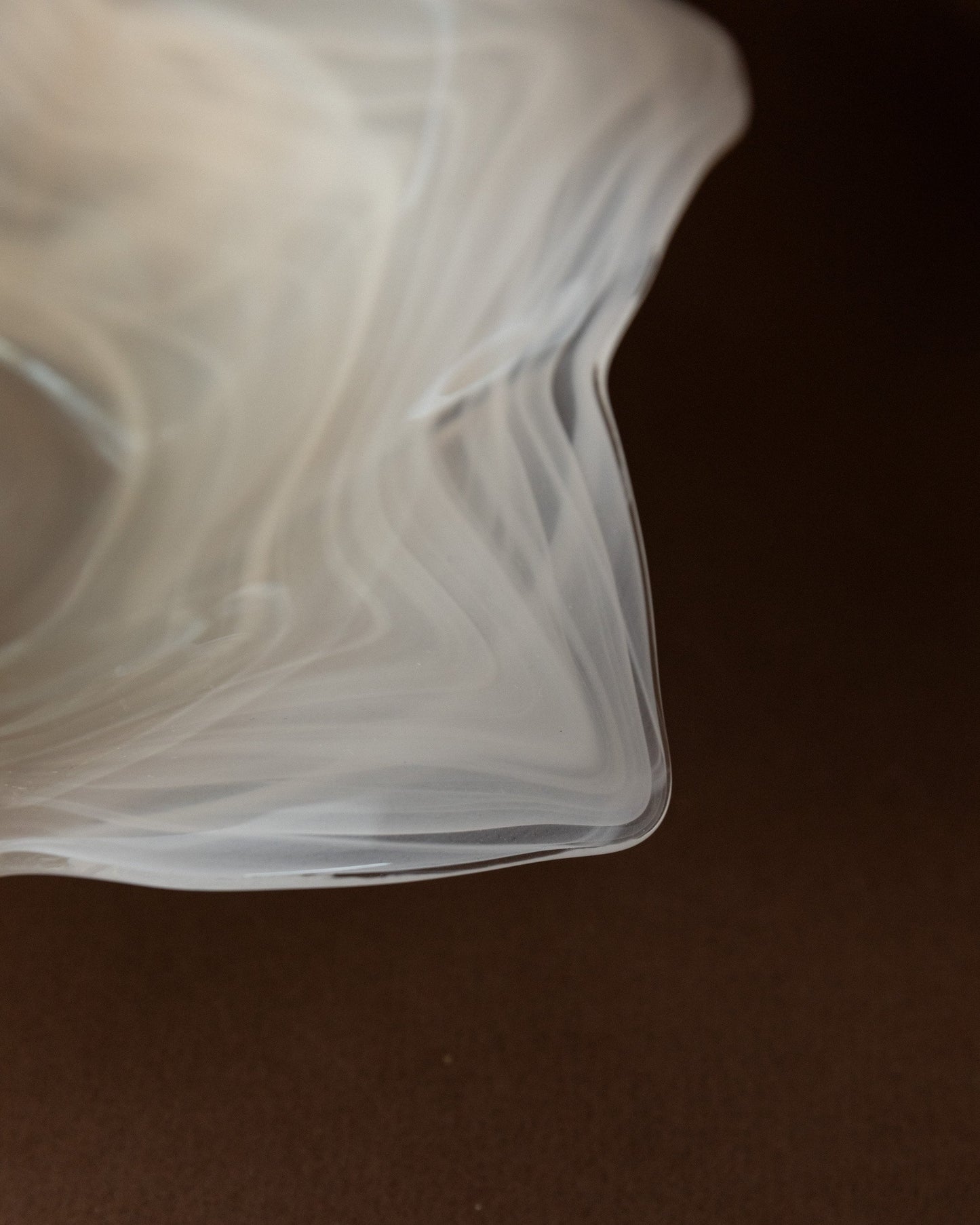 Bol Vintage en Verre de Murano en Forme de Fleur Blanc Transparent Milieu du Siècle Italie Années 80