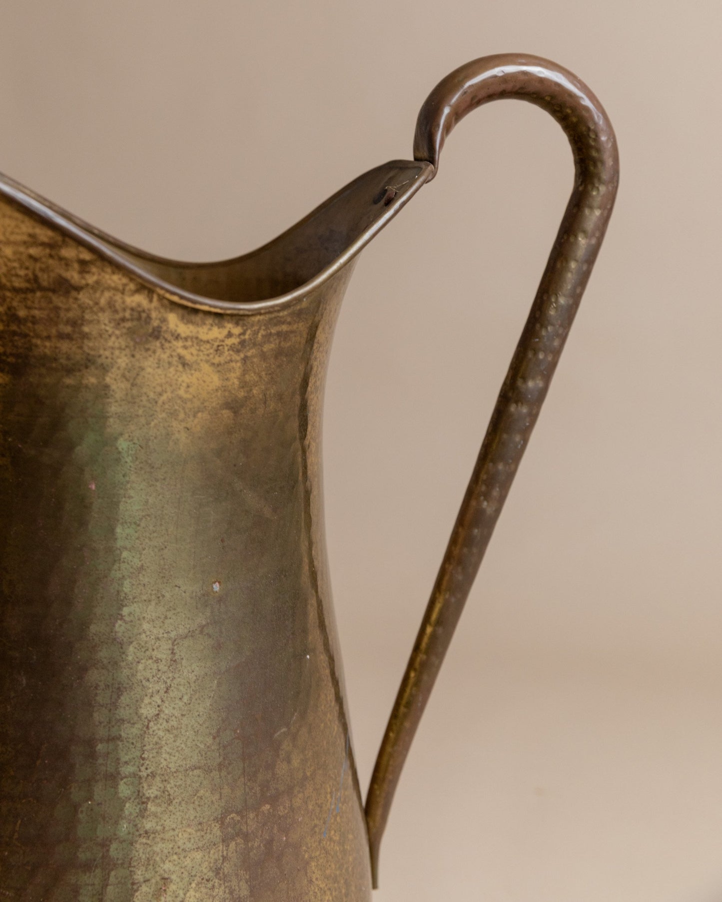 Pichet vintage en laiton Italie années 1950 design classique décoration de maison de campagne