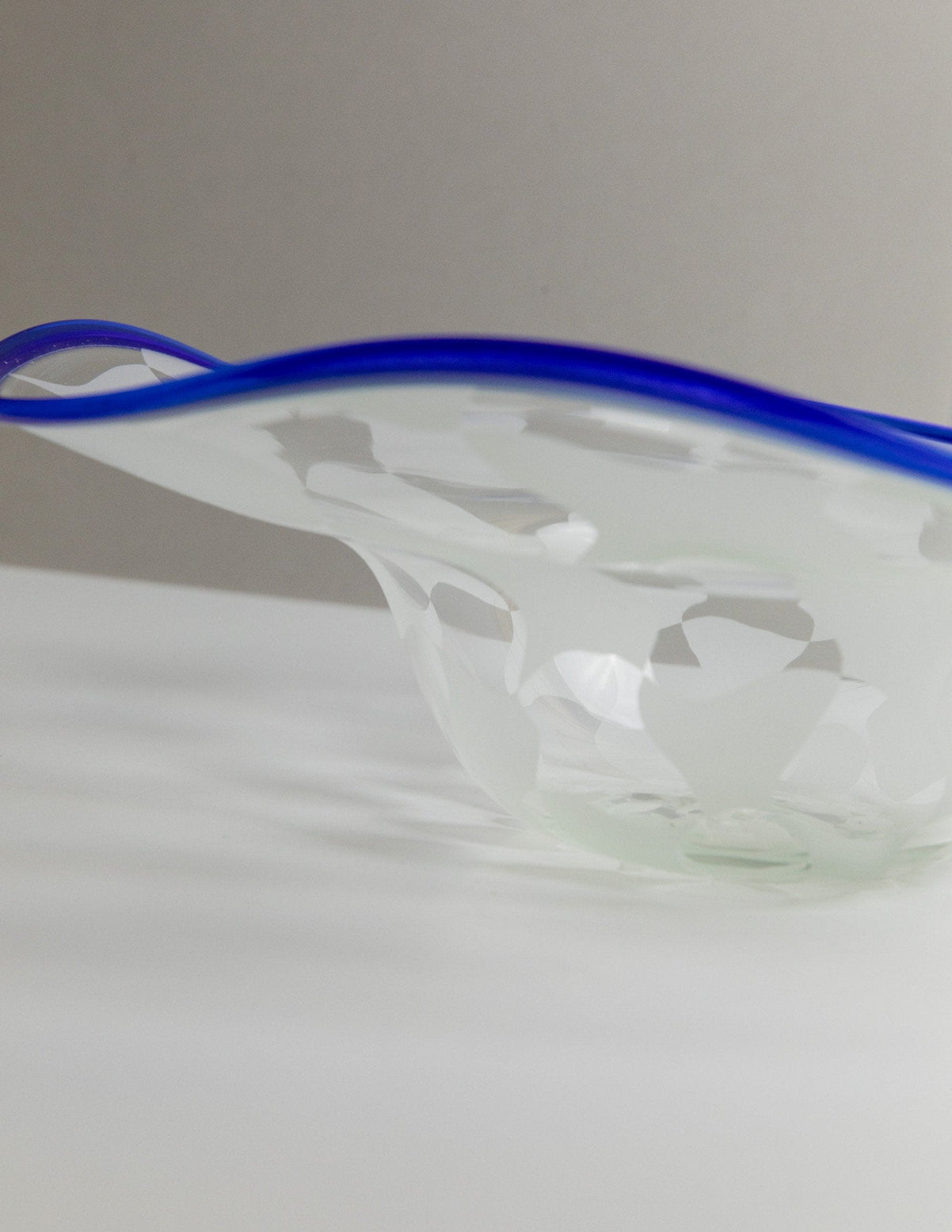 Vintage Murano Glas Schale kariert blau Wellenrand Mid Century Design 1990er