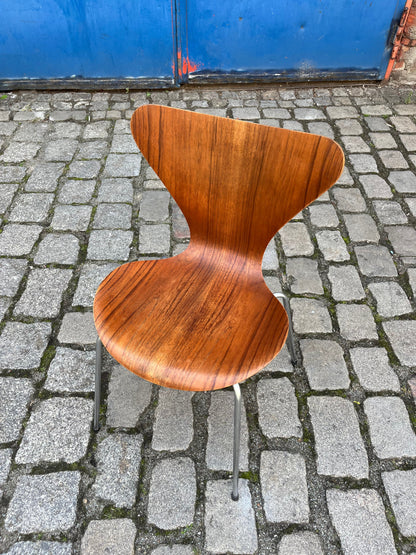 Vintage chair Series 7 walnut by Arne Jacobsen for Fritz Hansen