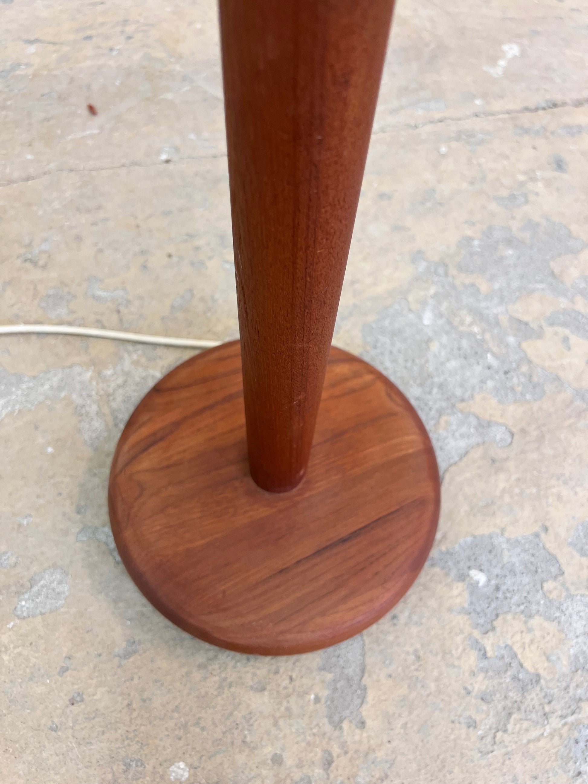 Vintage Stehlampe Teak mit verziertem Stoffschirm aus Dänemark