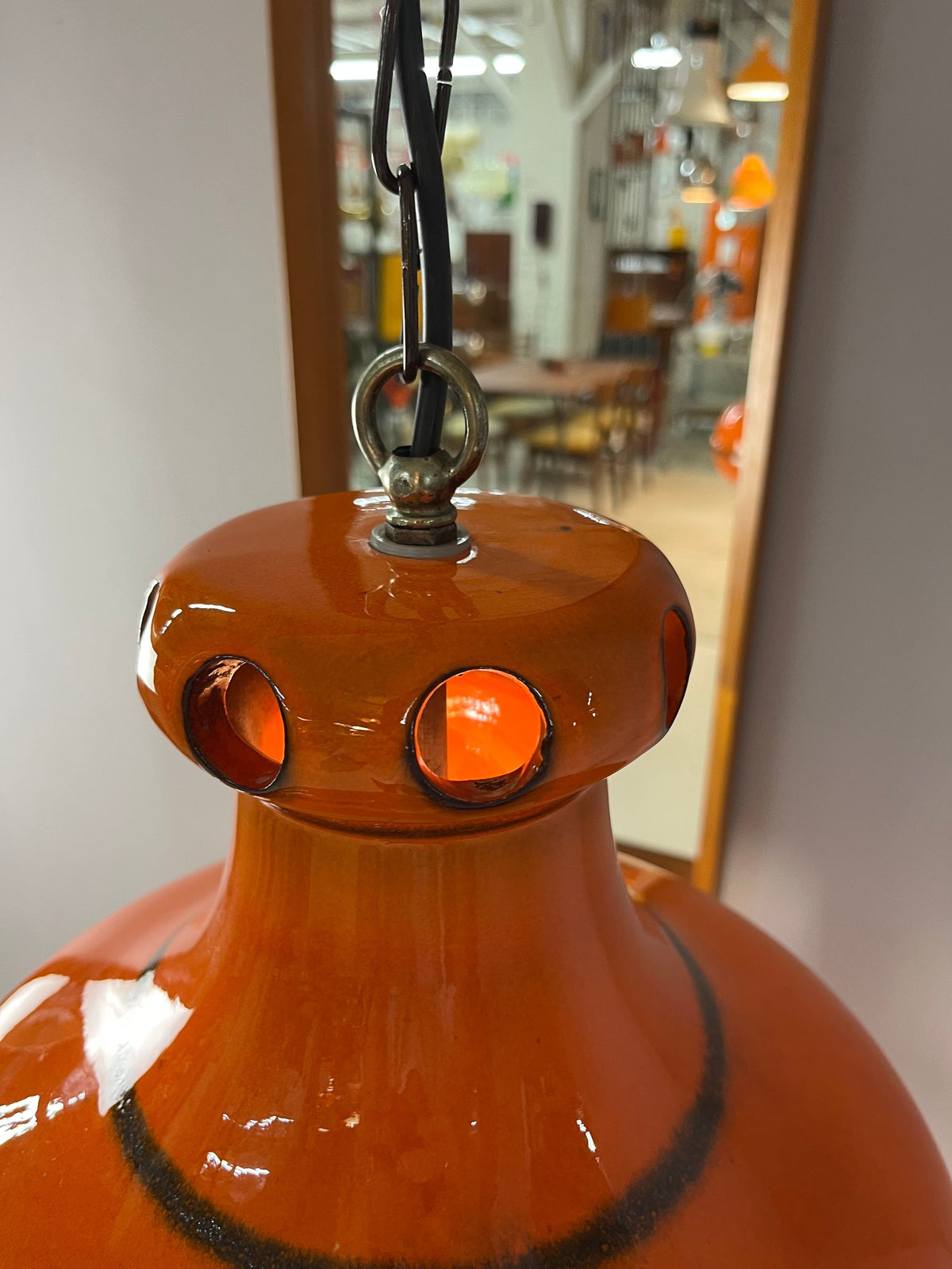 Vintage Keramiklampe orange mit Kette aus Westdeutschland