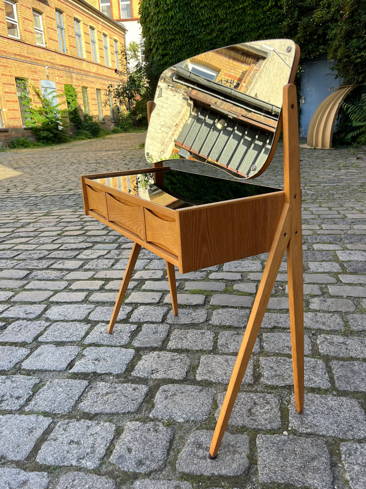 Coiffeuse en chêne par Arne Vodder