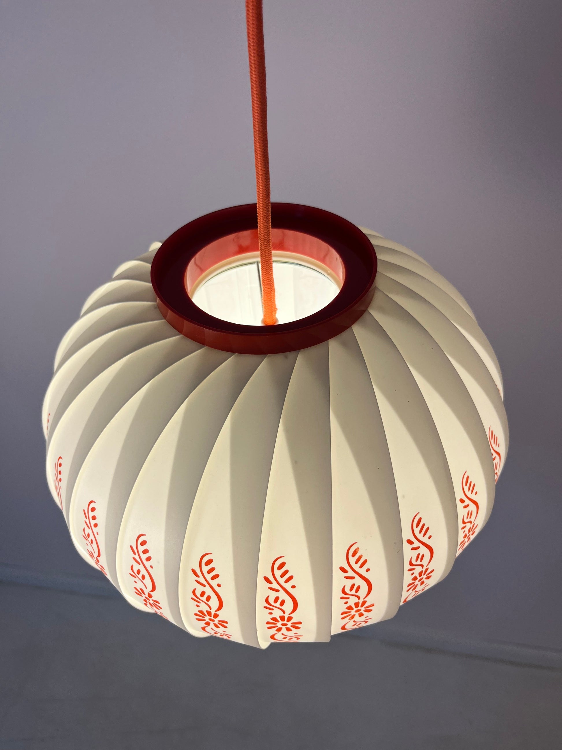 Vintage Hängelampe von Lars Schiøler mit roten Blumendetails