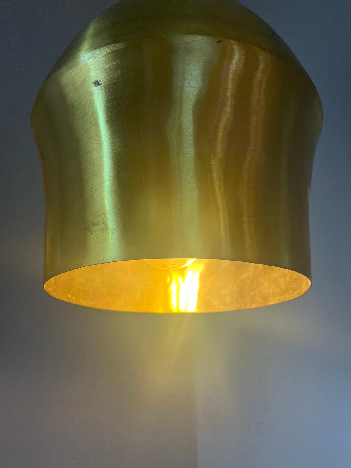 Lampe suspendue vintage en laiton du Danemark