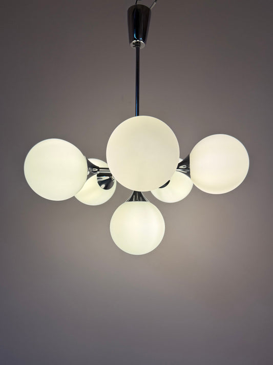 Vintage Sputnik Kronleuchter Chrom und Opalglas, 70er Jahre