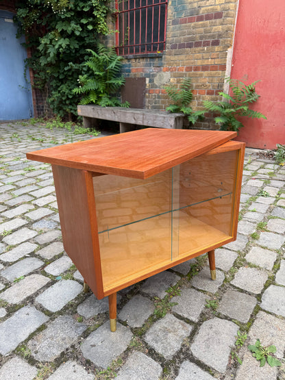 Vintage Fernsehvitrine Sapelli-Mahagoni mit Drehplatte, 60er Jahre
