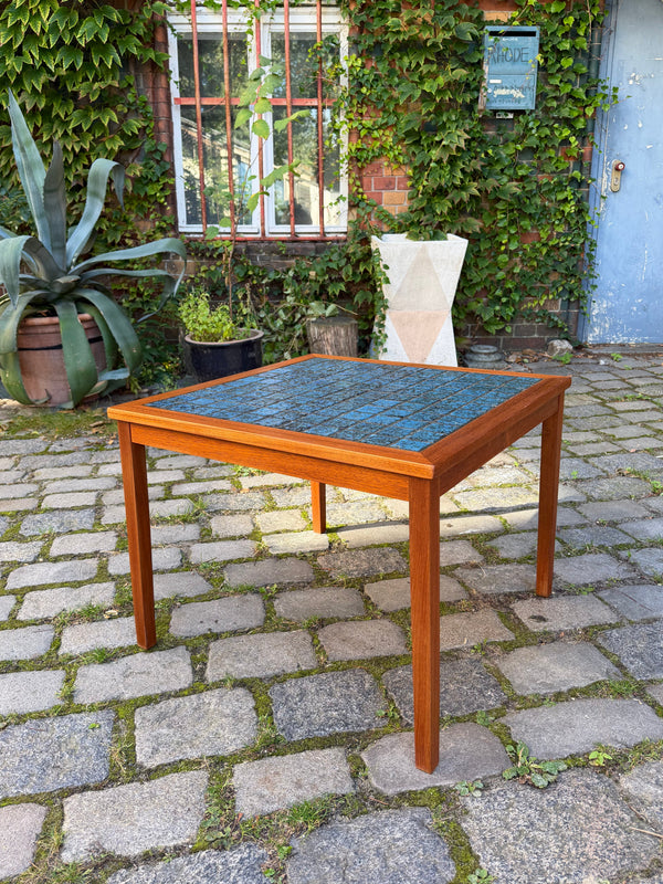 Quadratischer Beistelltisch Teak mit blauen Fliesen, Dänemark