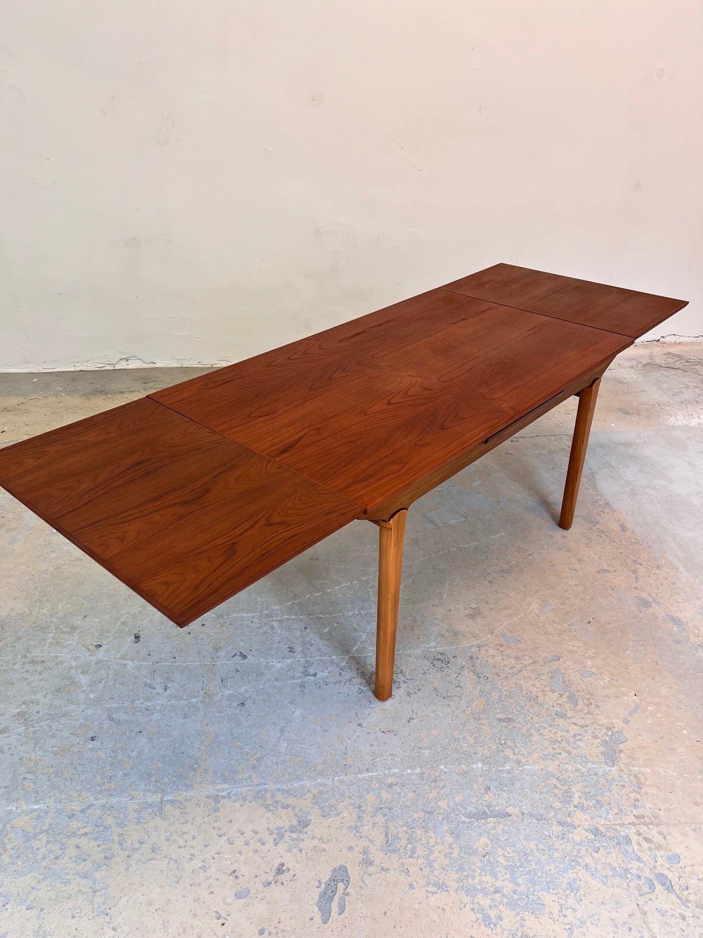 Vintage Ausziehtisch von Johannes Andersen aus Teak