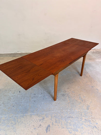 Vintage Ausziehtisch von Johannes Andersen aus Teak