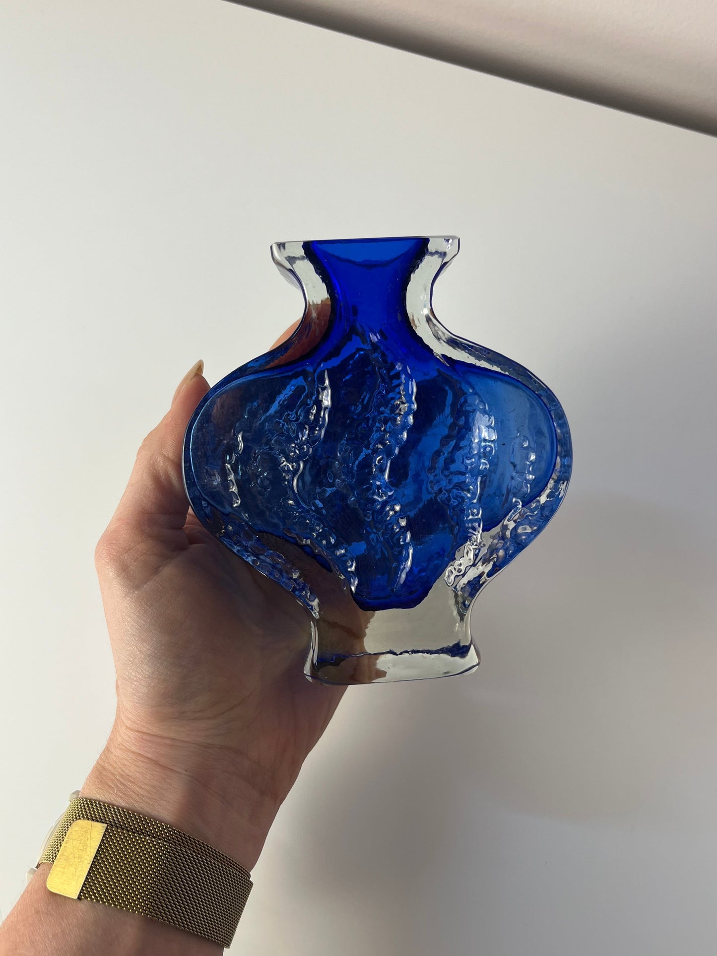 Vintage Vase von Ingrid Glas blau mit Gravur