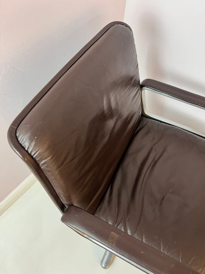 Office chair Delta 2000 by Wilkhahn