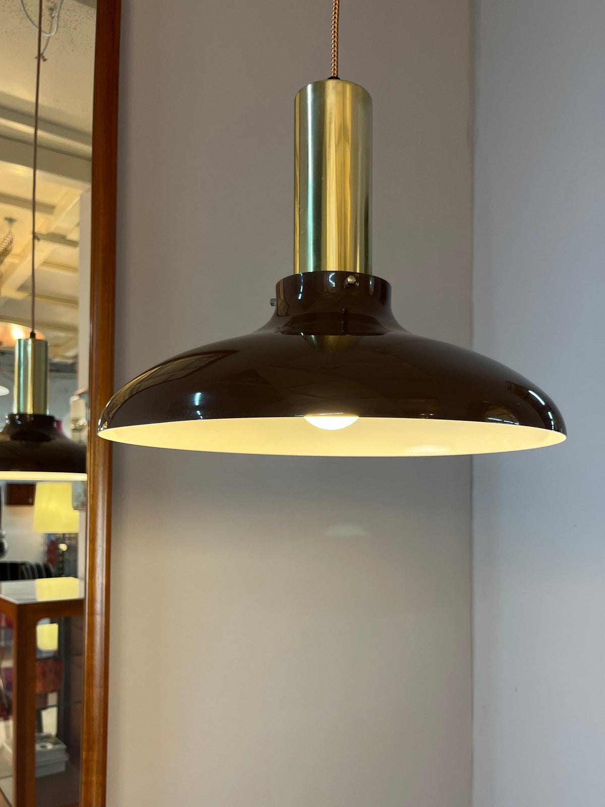 Lampe suspendue vintage en laiton marron du Danemark