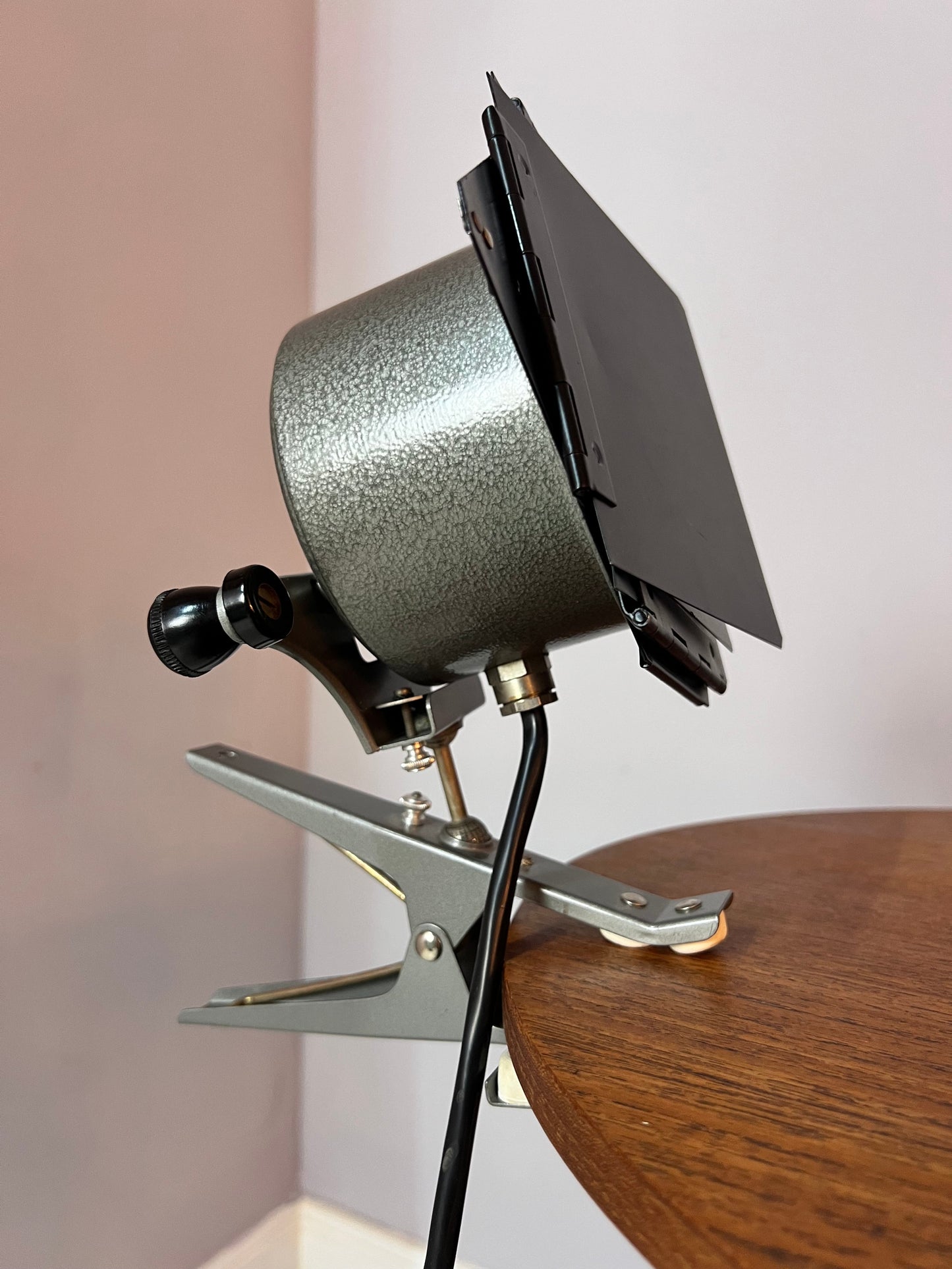 Studio clamp lamp by Cremer