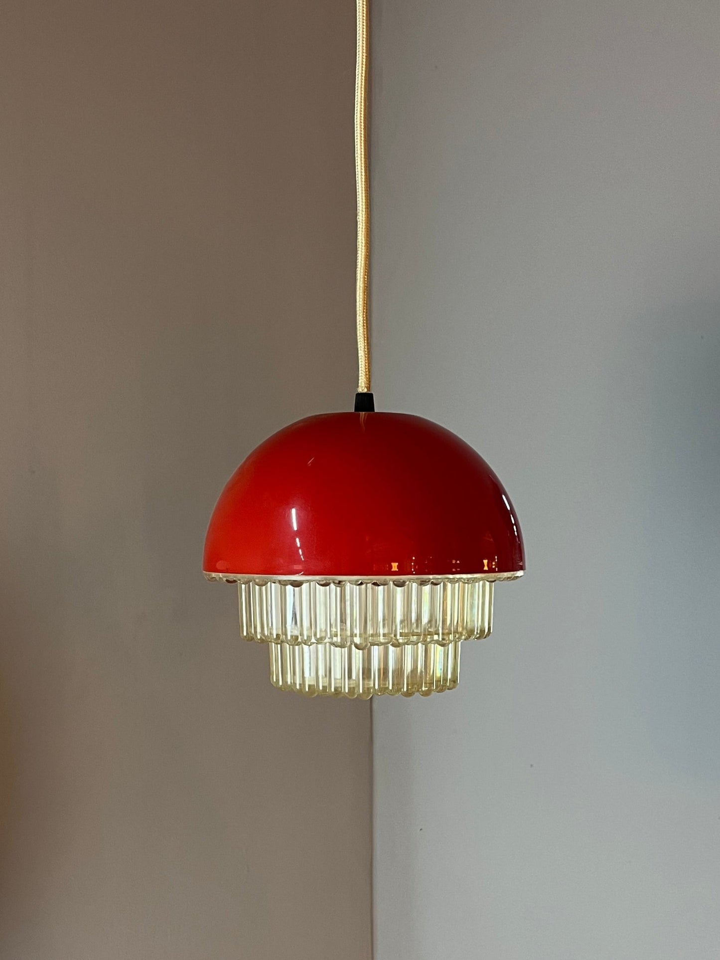 Hängelampe rot Kunststoff