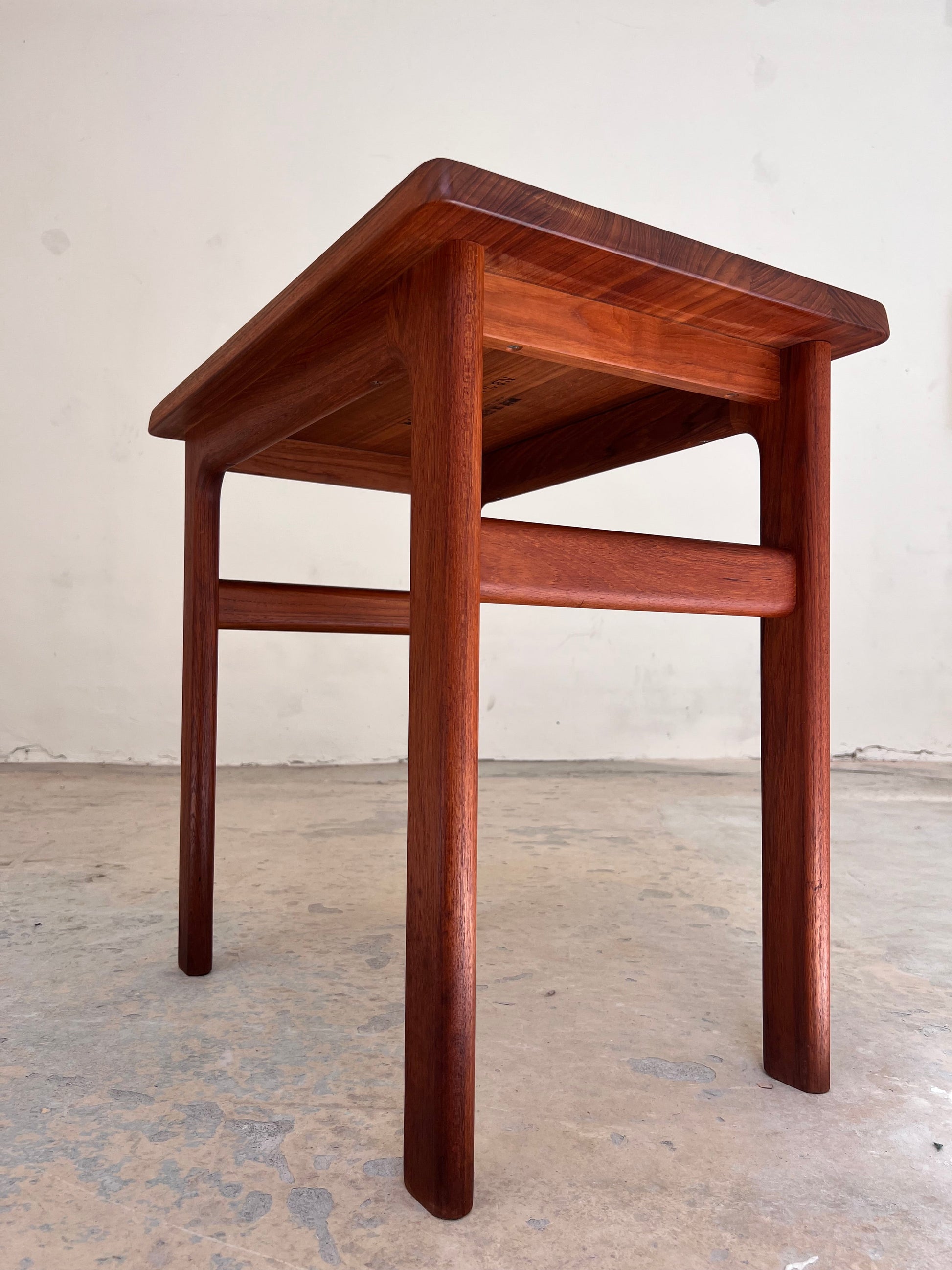 Vintage Beistelltisch Teak von Niels Bach