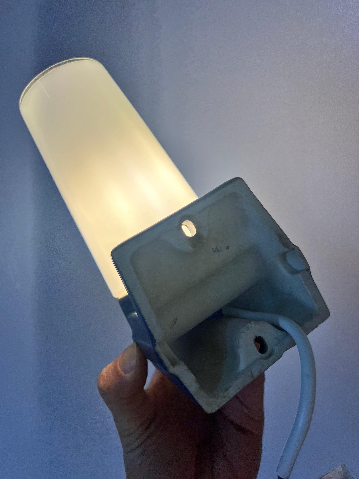 Wandlampe blau von Sigvard Bernadotte für Ifö
