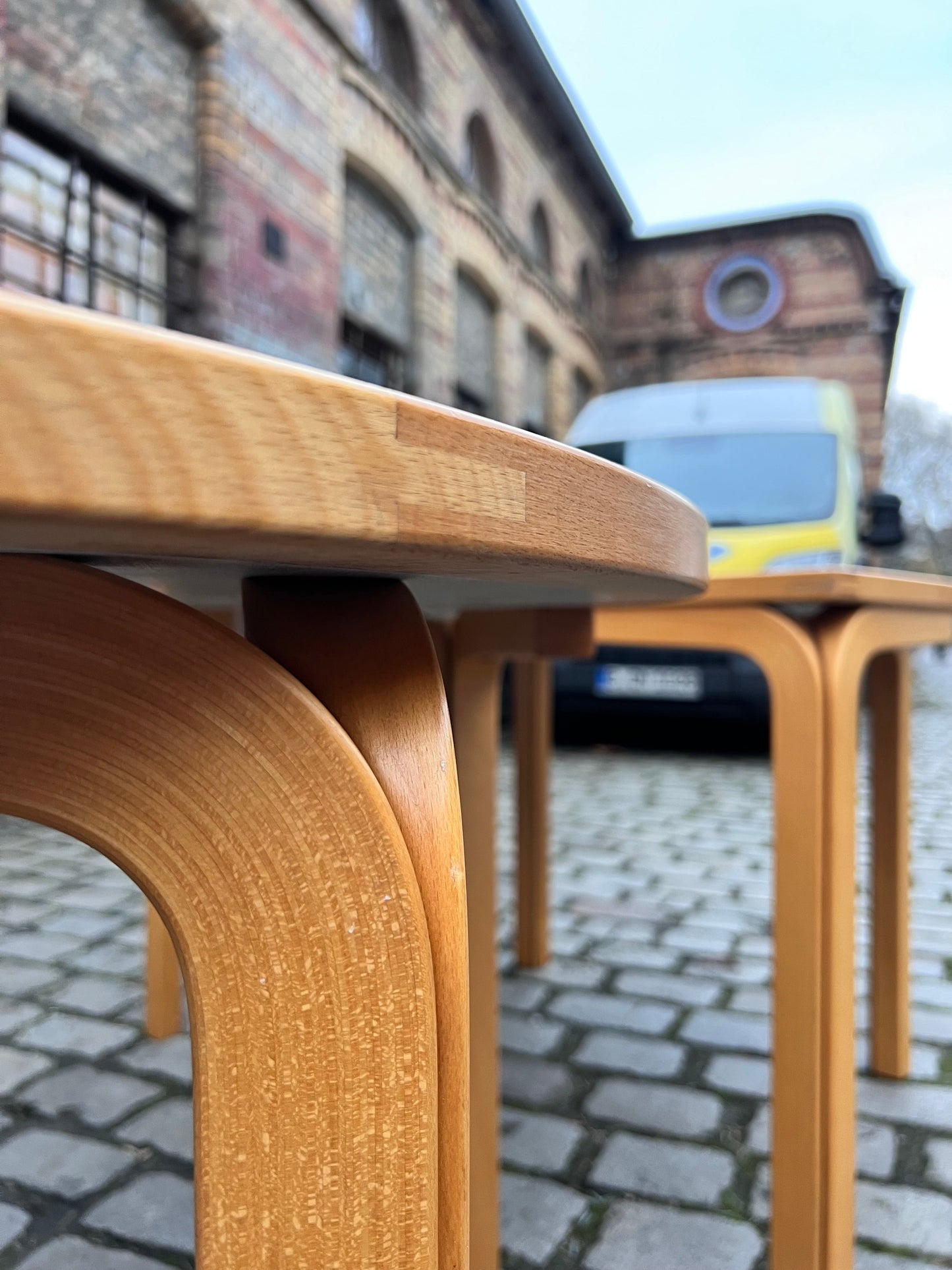 Vintage Esstisch halbrund grau von Rud Thygesen und Johnny Sørensen für Farstrup