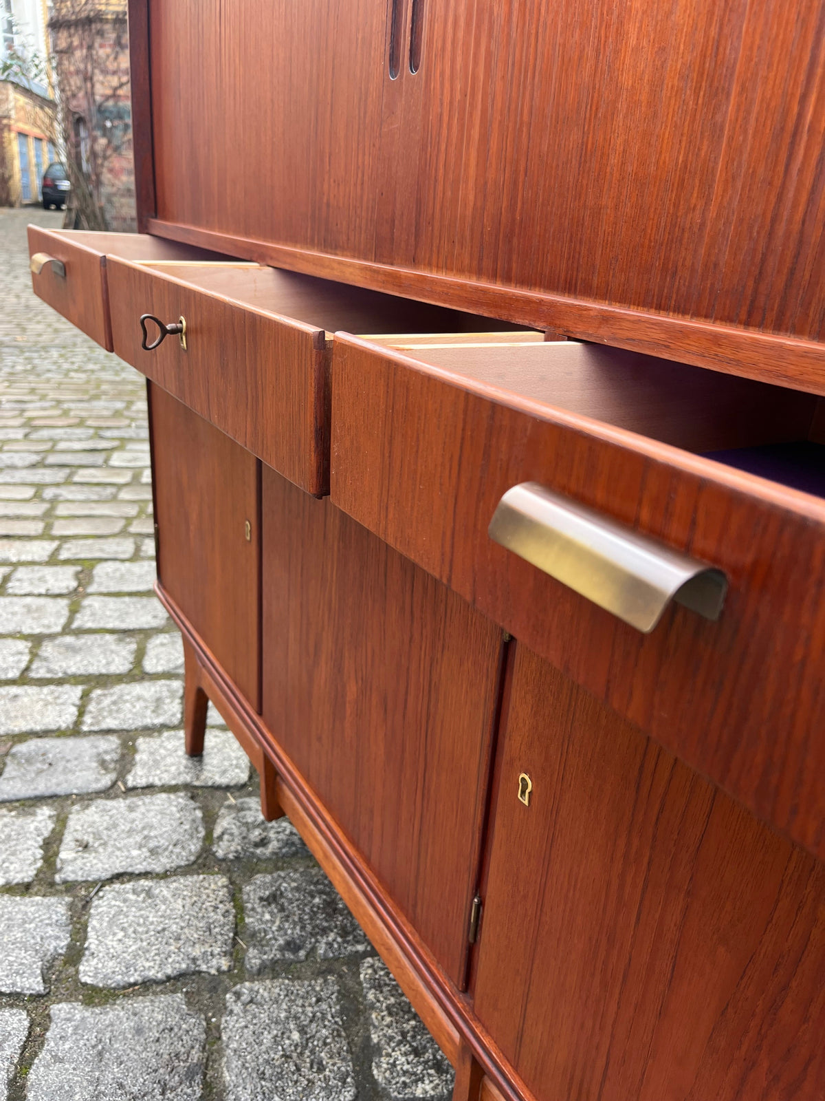 Vintage Highboard Teak mit Jalousietüren aus Dänemark