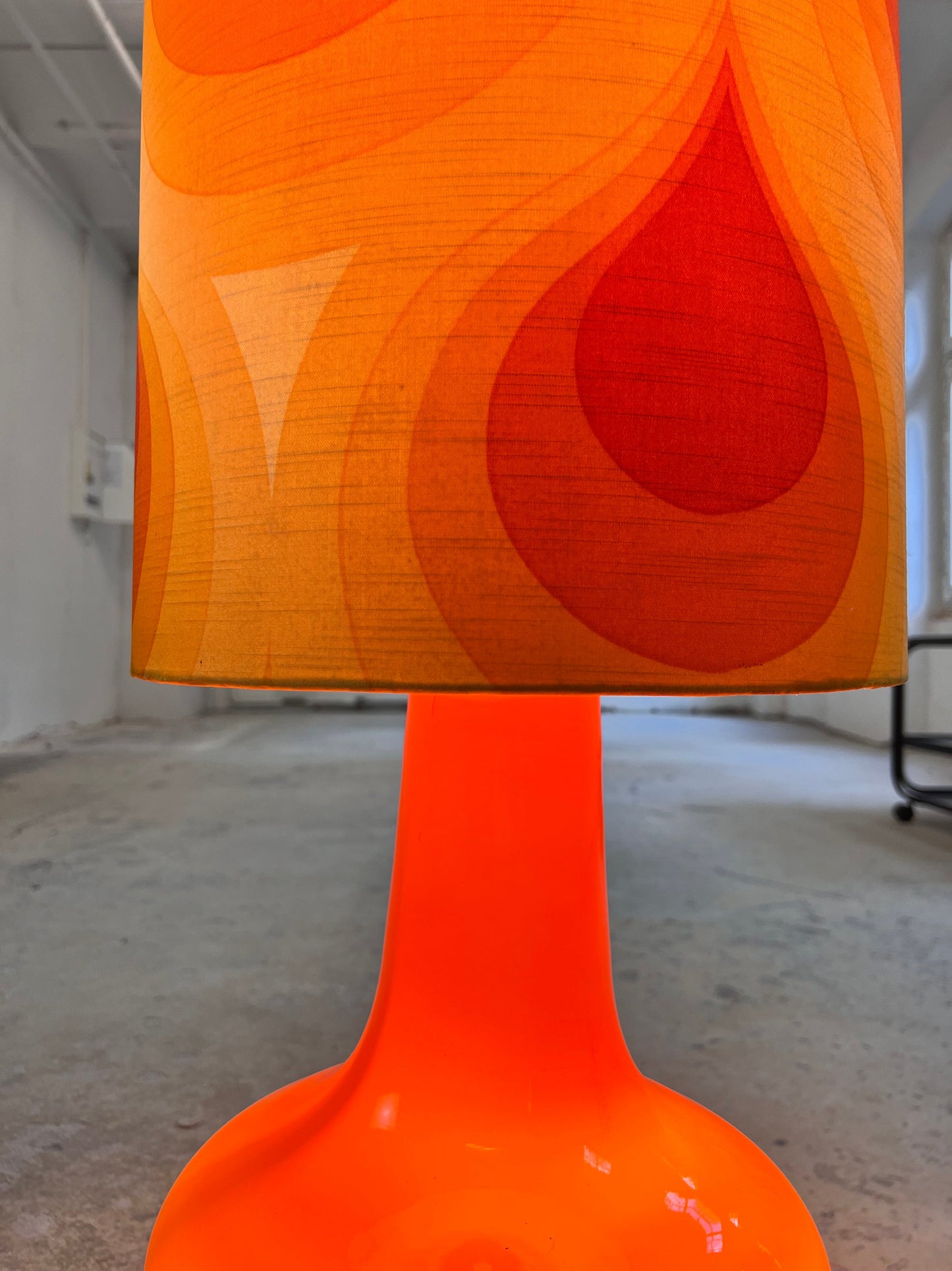 Vintage Stehlampe von Pako, orange Glasfuß, 70er Schirm E27
