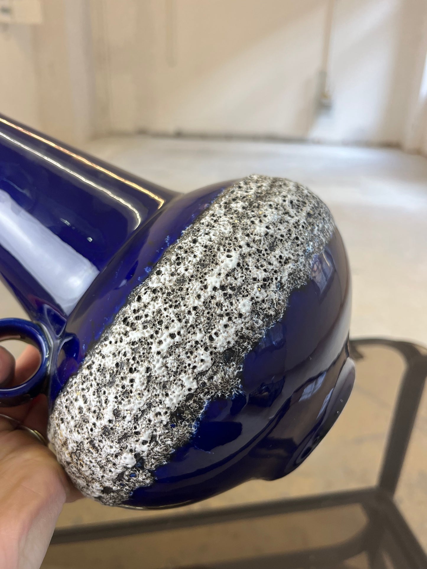 Vintage Vase 408-30 Fat Lava Königsblau von Fohr Keramik schwarzgrafische Struktur