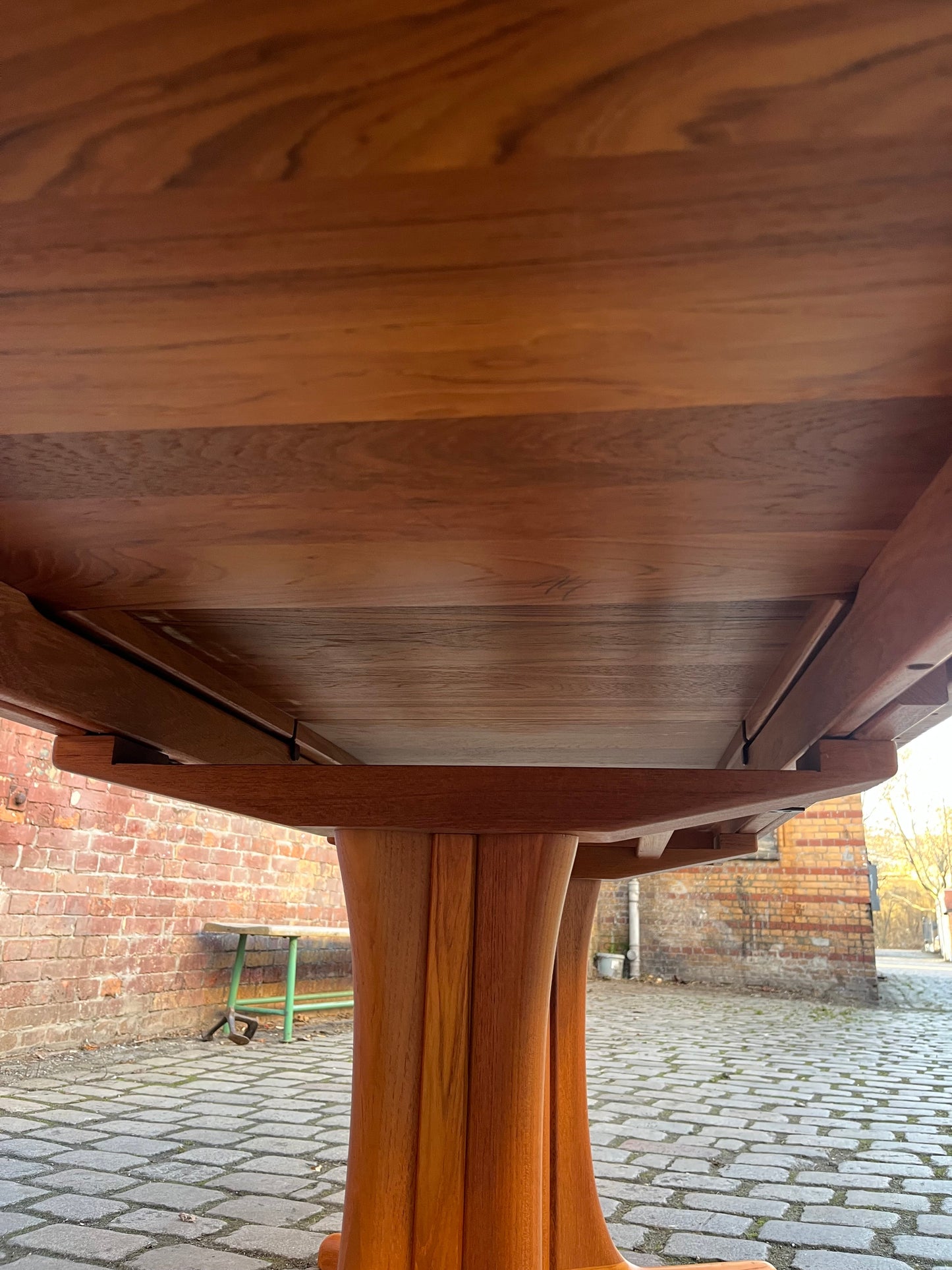 Vintage Esstisch ausziehbar Teak mit integriertem Plattenfach