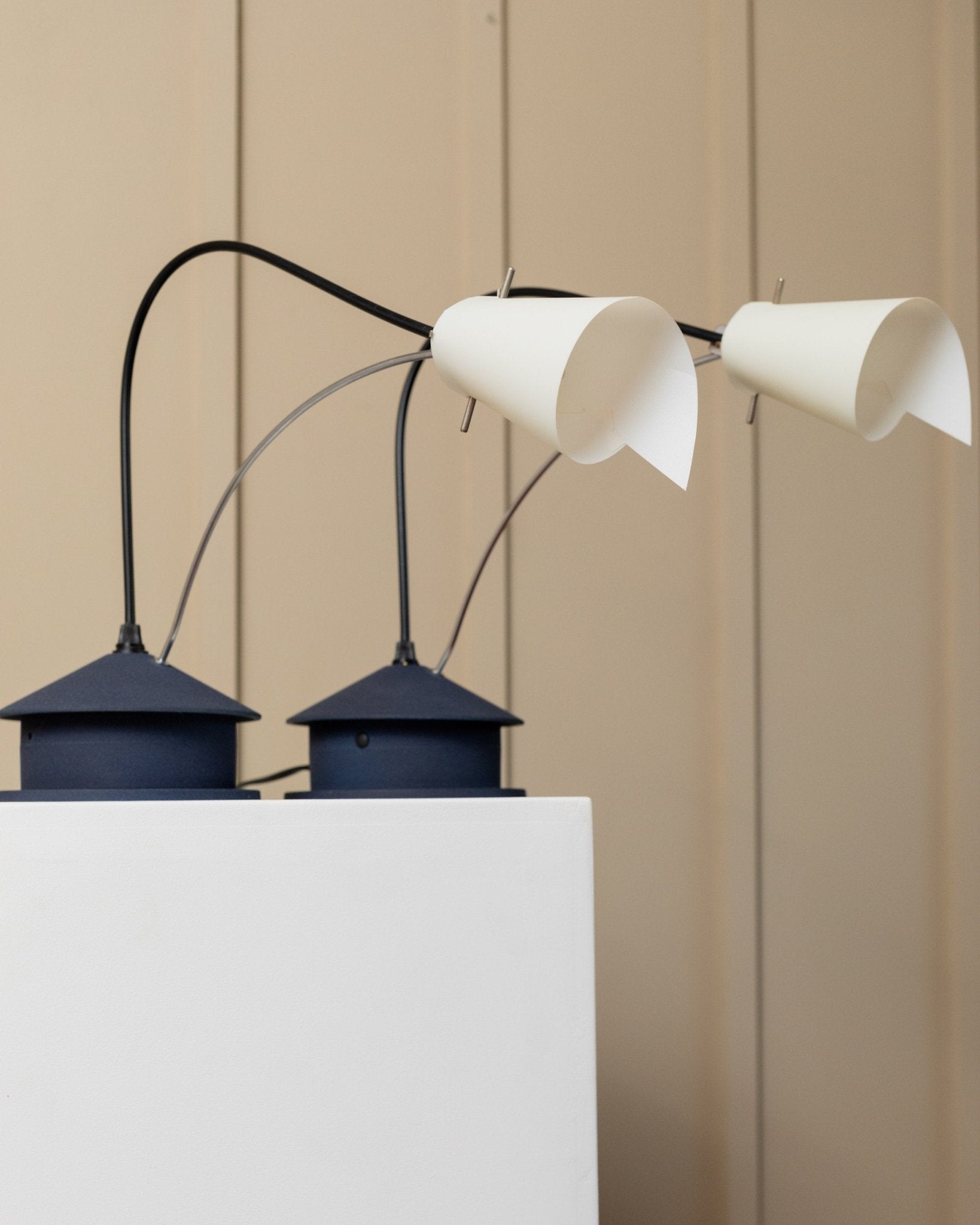 Vintage Tischlampe Origami blau Chrom verstellbar Made in Italy 1980er