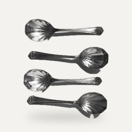 Vintage Löffel Set von 4 Shell Spoons | studio