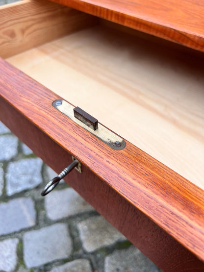 Vintage Kommode Teak mit Schloss aus Dänemark