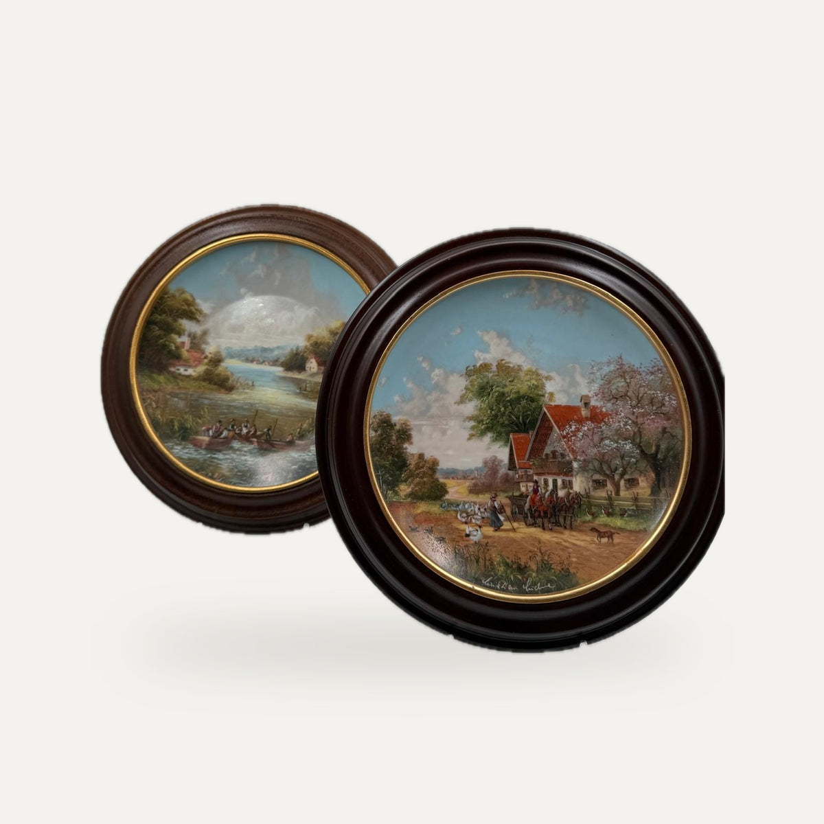 Sammelteller Set von 2 Lückels idyllisches Dorfleben von Christian Lückel für Seltmann Weiden mit Van Hygan un | studio