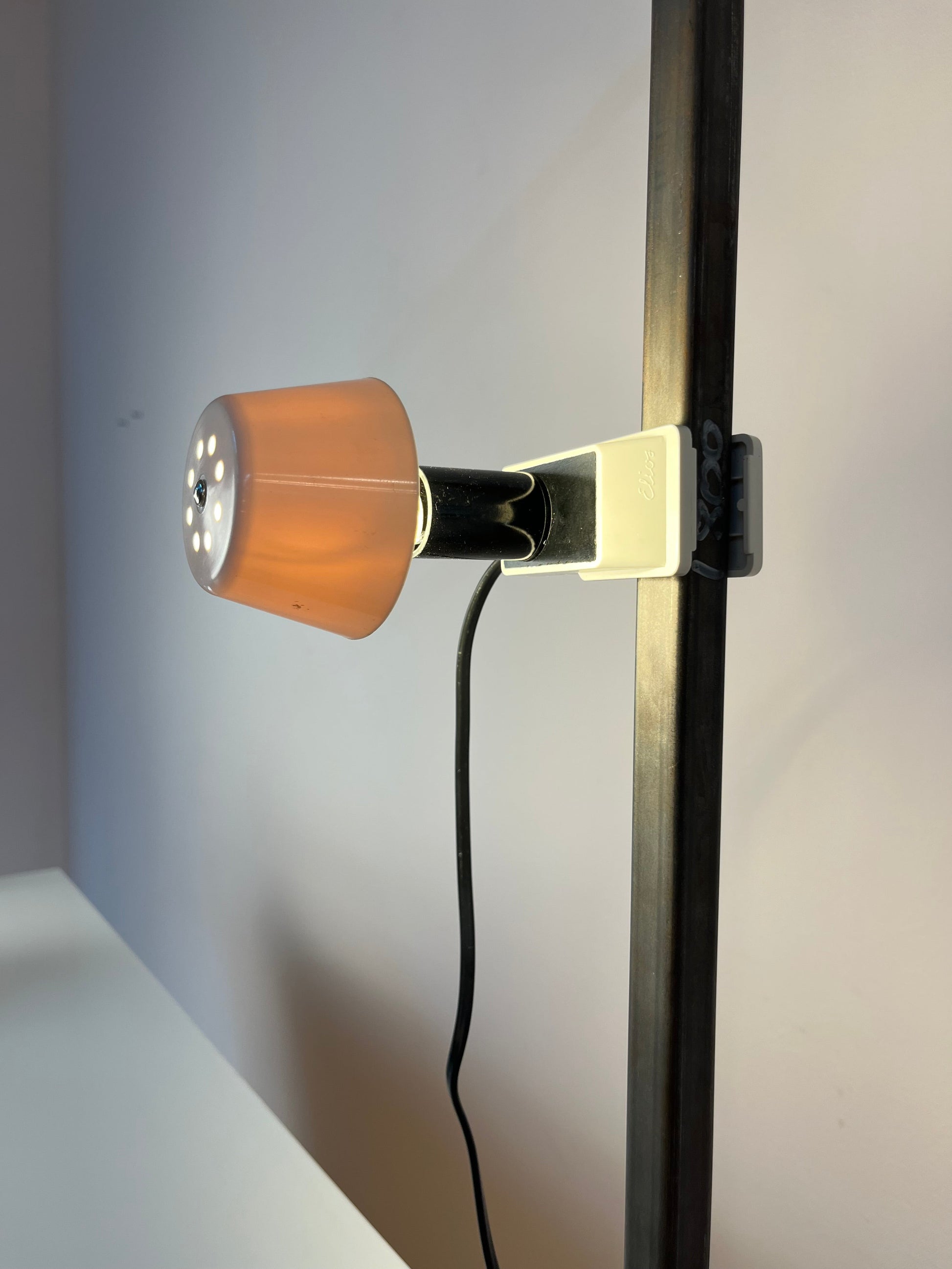 Vintage Klemmlampe weiß mit Metallschirm von Elios