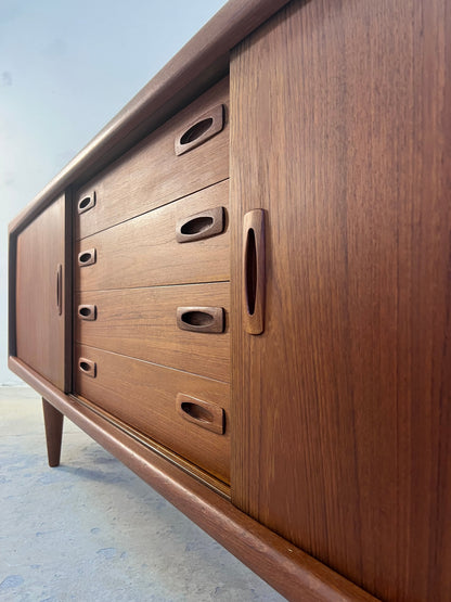 Vintage Sideboard von H.P. Hansen für H.P. Hansen Teak