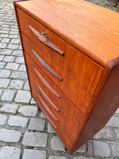 Vintage Kommode Teak mit Schloss aus Dänemark