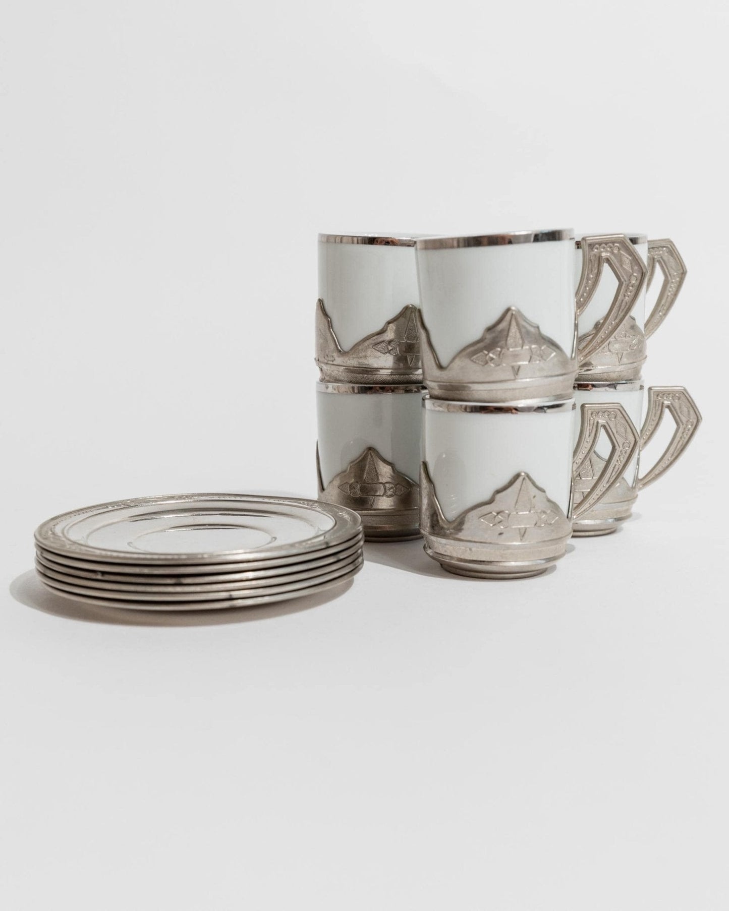 Vintage Kaffeeservice Set von 12 Tassen und Untertassen aus Porzellan mit Metallhaltern