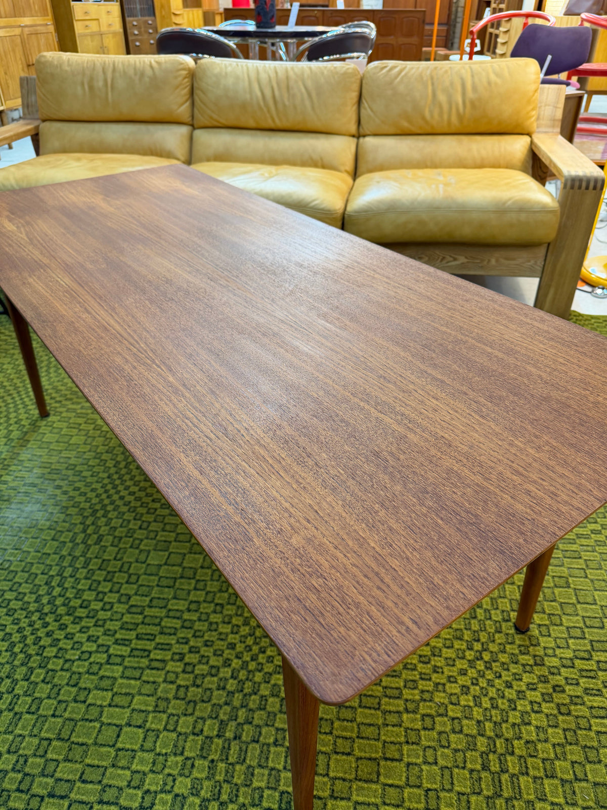 Vintage Couchtisch Teak mit Ablage aus Dänemark